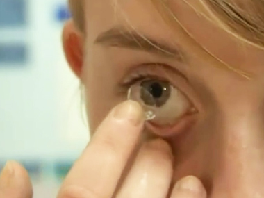 contact lens video pic